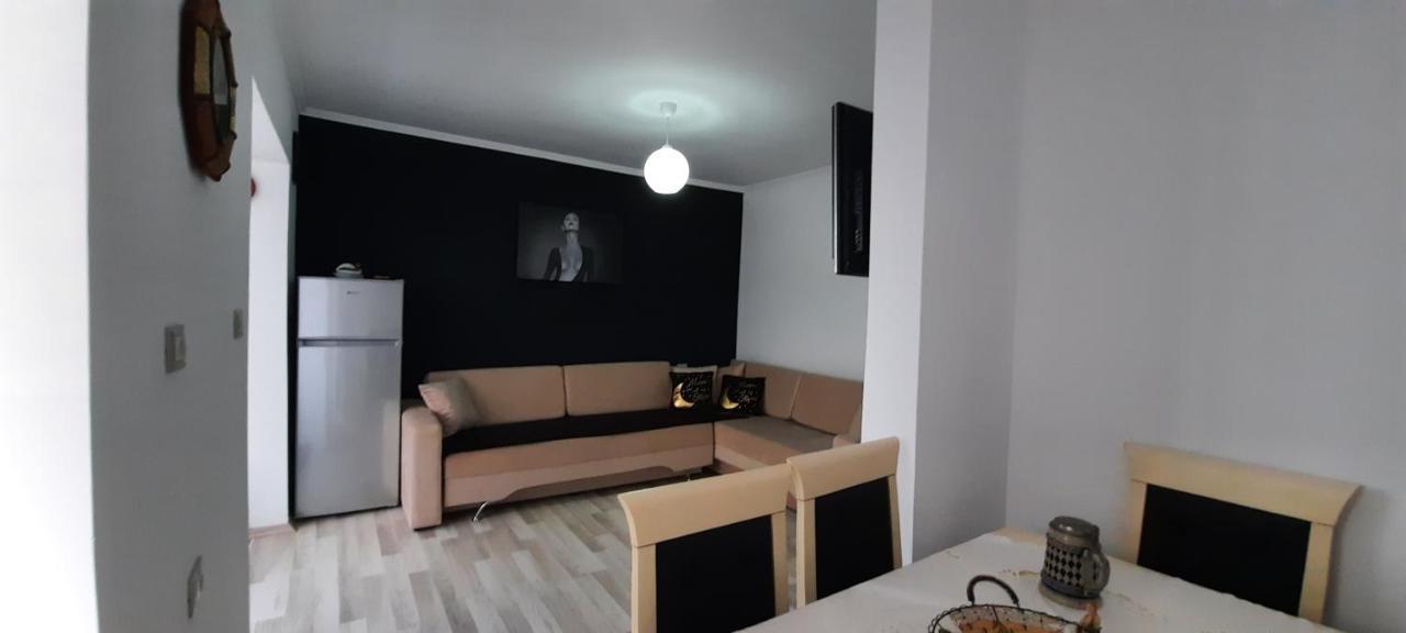 Apartament Apartament Clara Përmet Zewnętrze zdjęcie